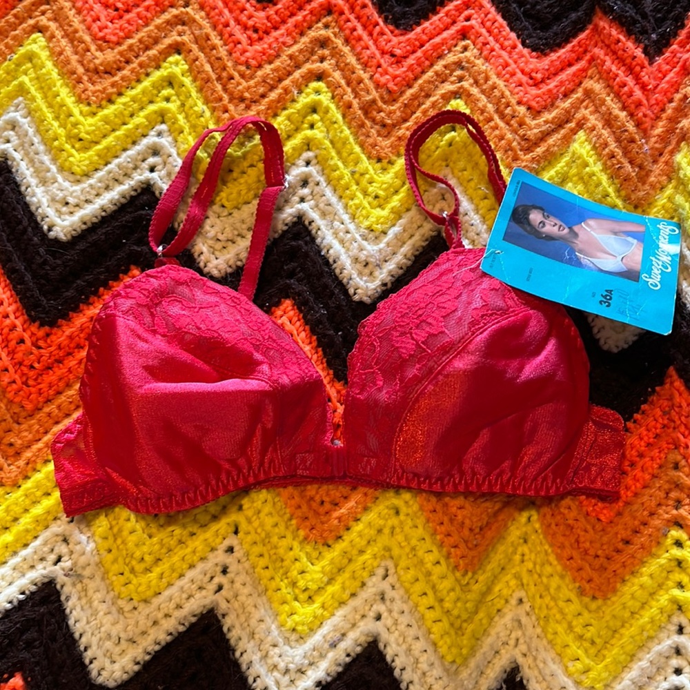Front close red bra